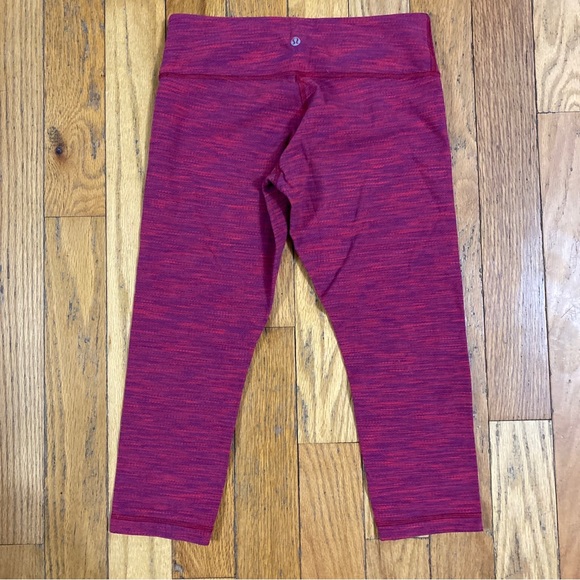 Lululemon Wunder Under Crop II in Space Dye Bumble Berry Flaming Tomato Size 8 - Picture 7 of 8